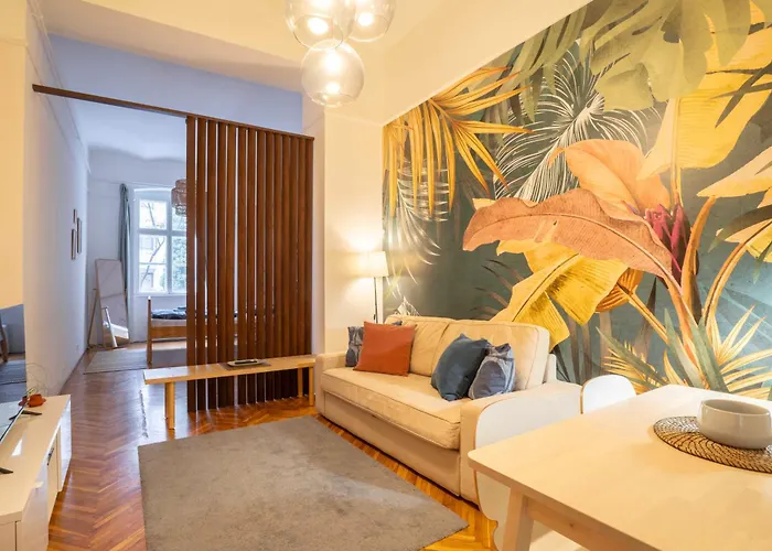 Quiet Design Next To Szimpla Ka8 * 布达佩斯