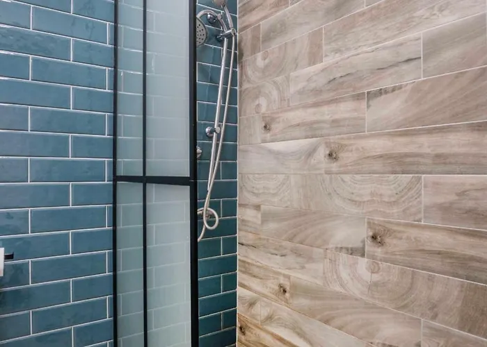 Quiet Design Next To Szimpla Ka8